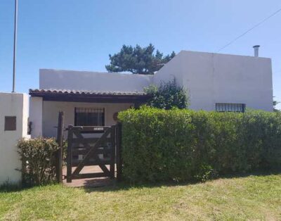 Casa con jardín a 7 cuadras del mar